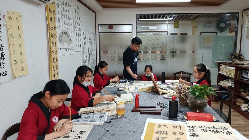 技能培训加盟与直营：背后的区别与考量