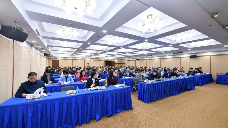 小标题：网络课程：灵活便捷，但需自律
